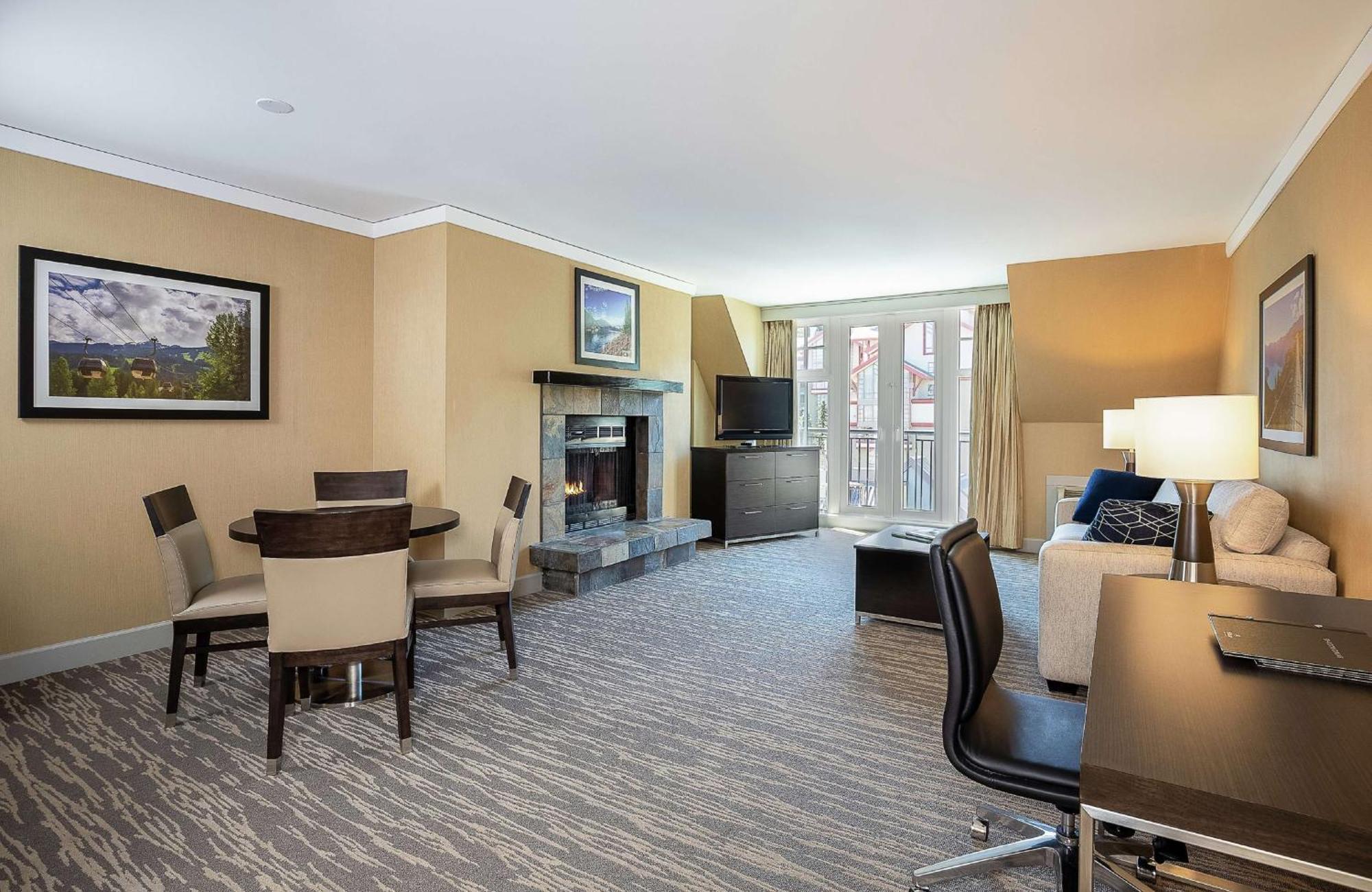 Hilton Whistler Resort & Spa Esterno foto