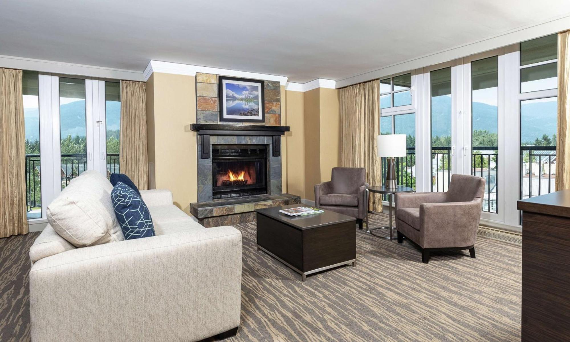 Hilton Whistler Resort & Spa Esterno foto
