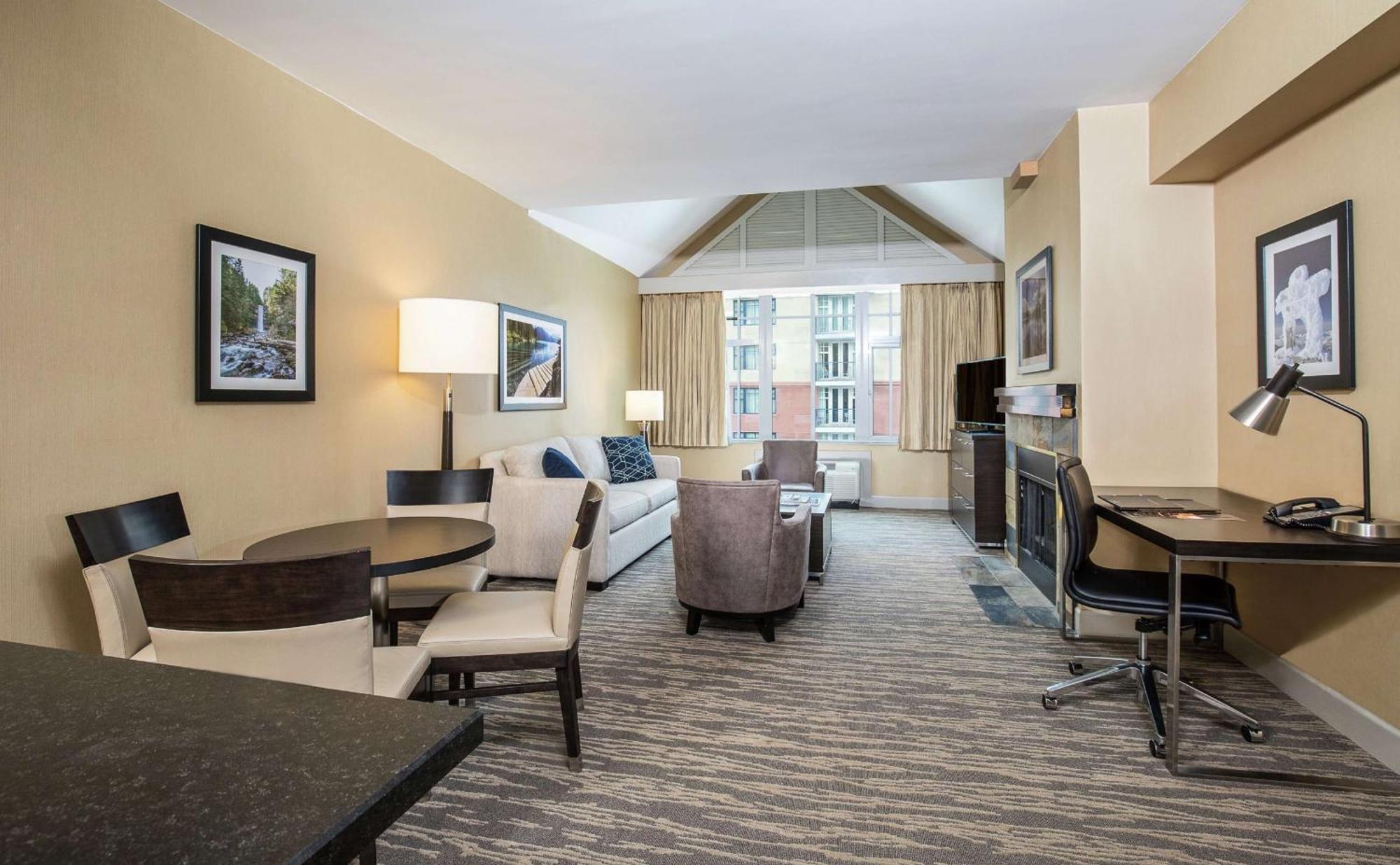 Hilton Whistler Resort & Spa Esterno foto