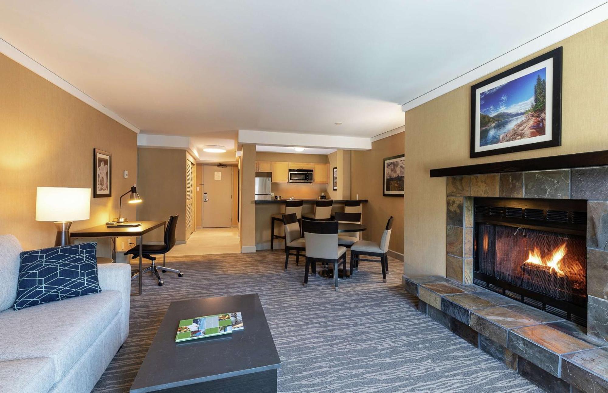 Hilton Whistler Resort & Spa Esterno foto