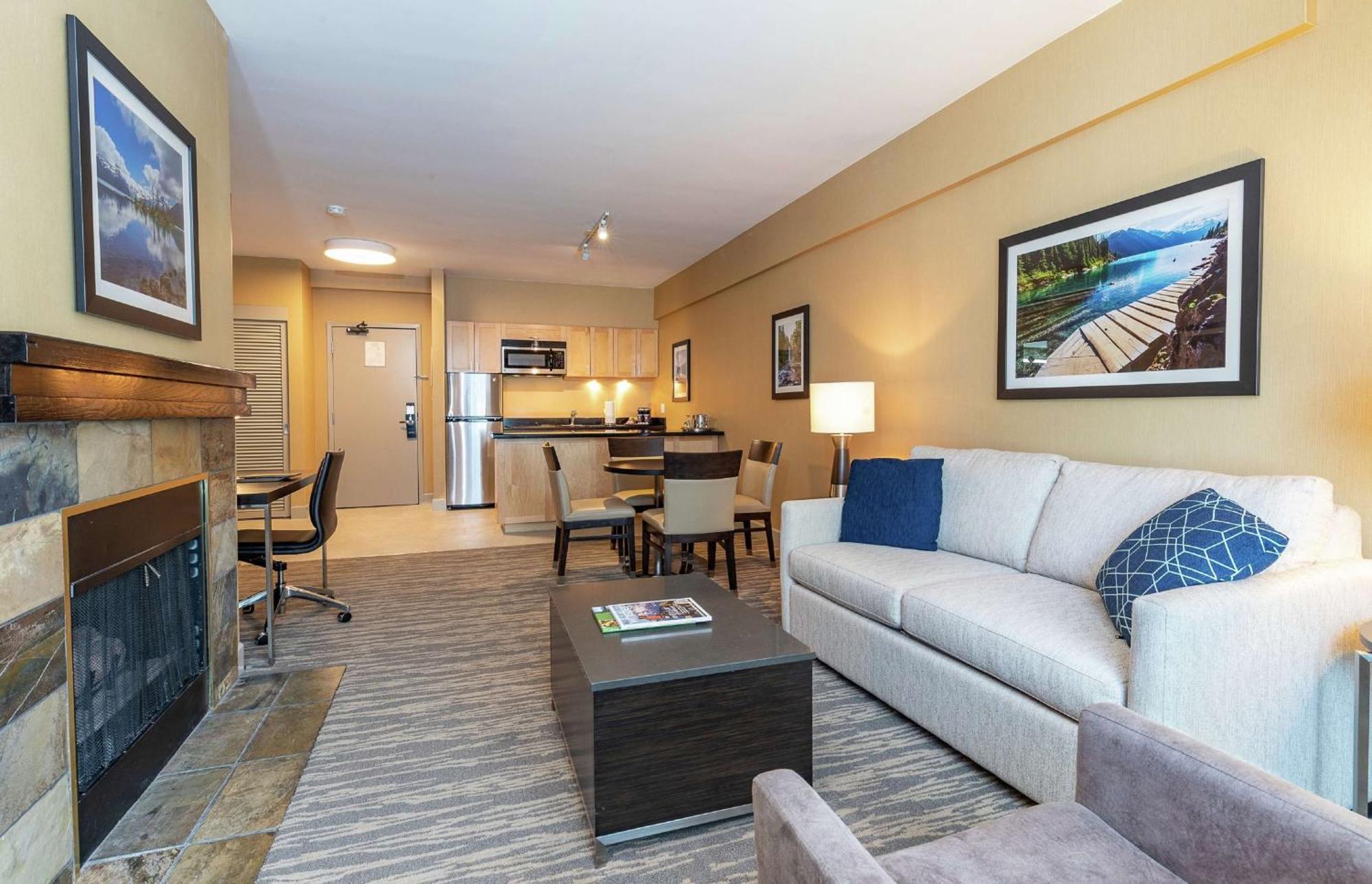 Hilton Whistler Resort & Spa Esterno foto