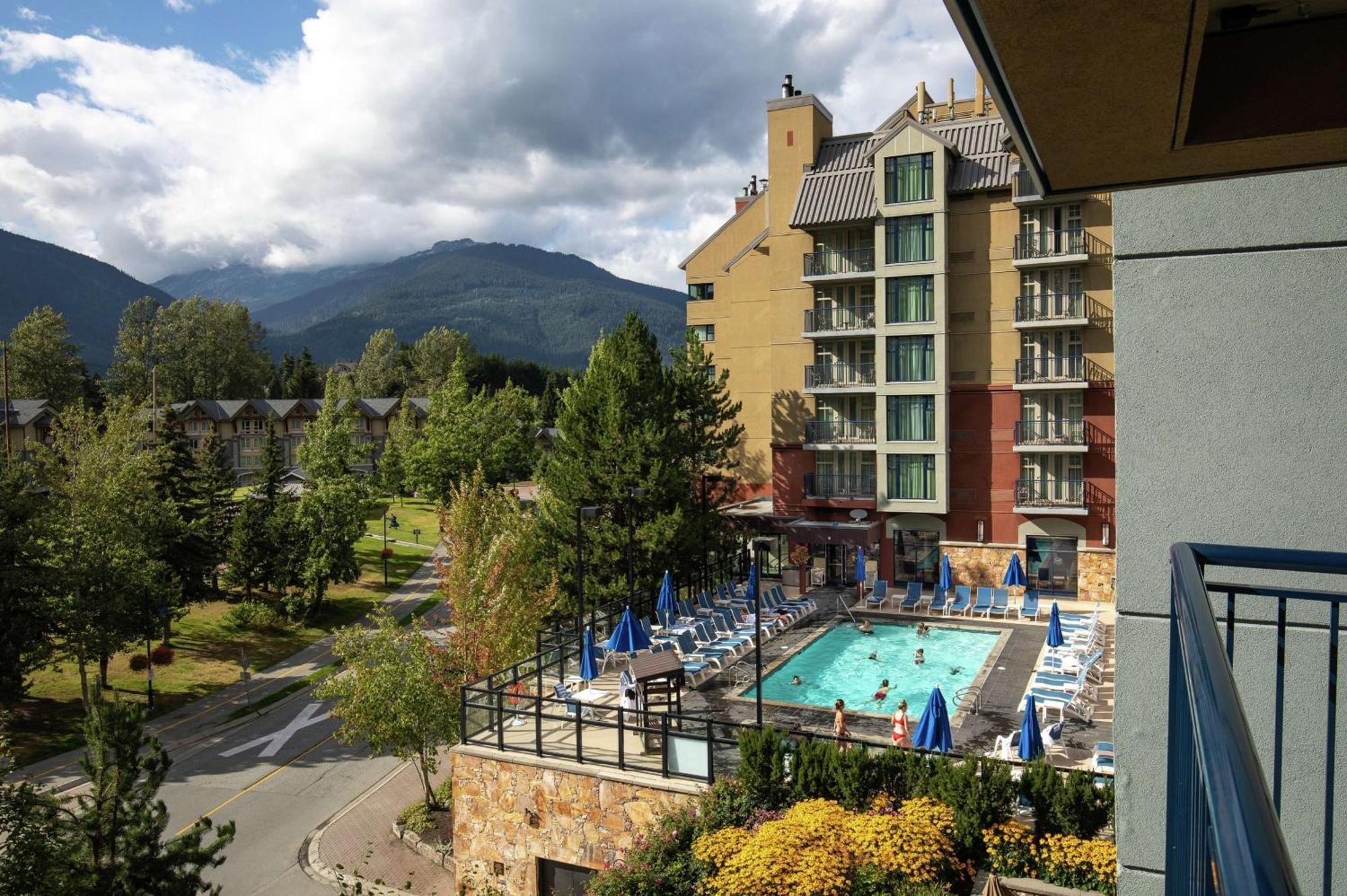 Hilton Whistler Resort & Spa Esterno foto