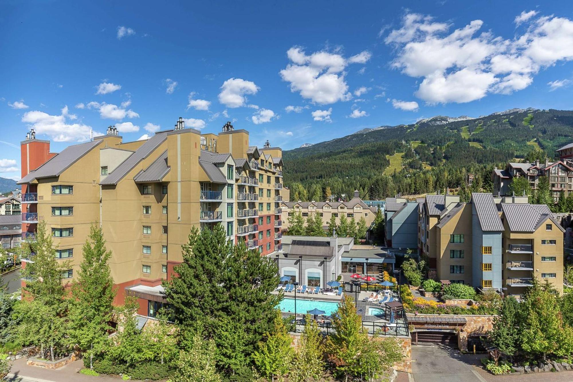 Hilton Whistler Resort & Spa Esterno foto